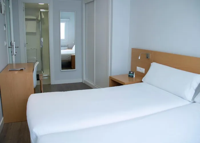 Alda Alboran בית הארחה א-קורוניה