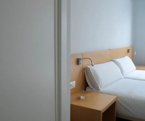 בית הארחה Alda Alboran א-קורוניה