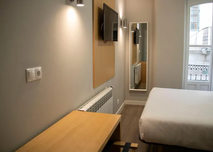 Alda Alboran בית הארחה א-קורוניה