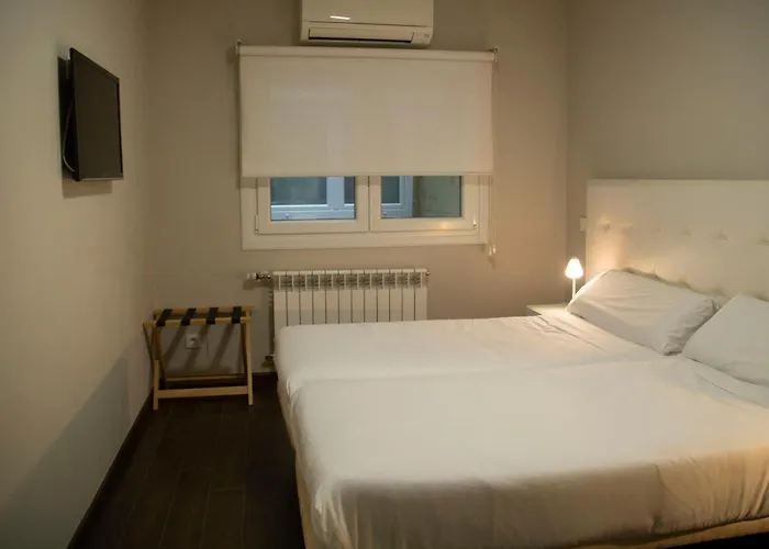 בית הארחה Alda Alboran א-קורוניה