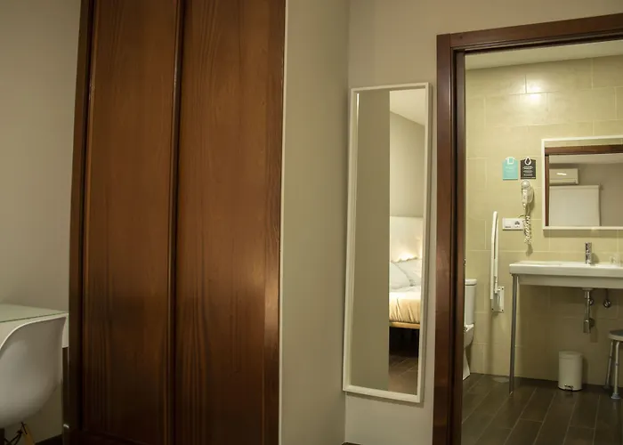 Pensión Alda Alborán 3*